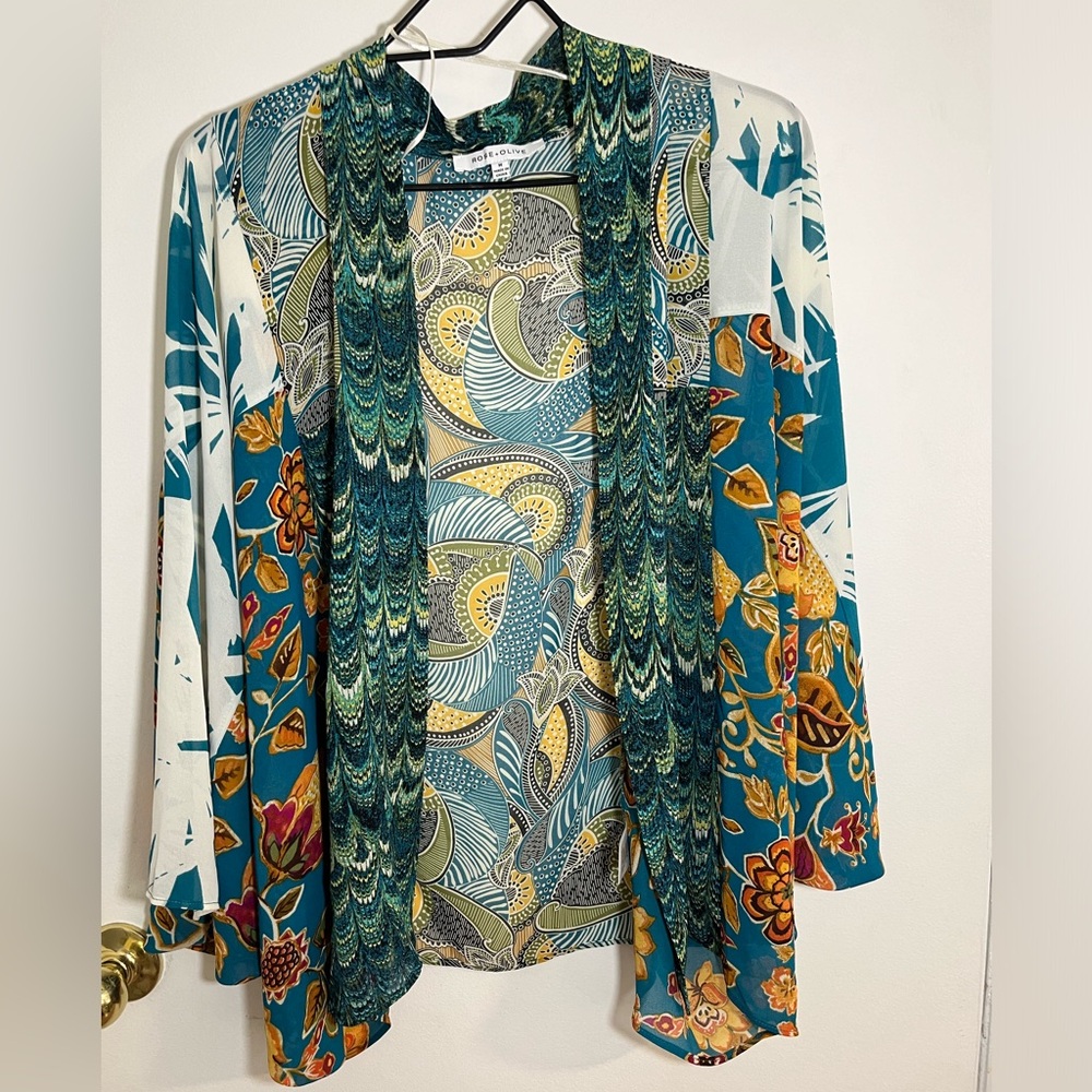 NWOT  Rose & Olive Shear Cover-up Top Size Medium